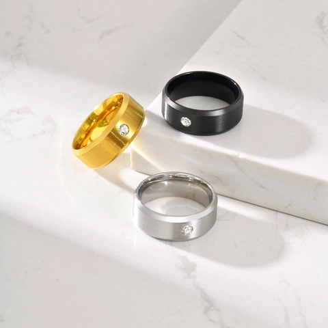 Bague Minimaliste en Acier Inoxydable Brossé pour Hommes Strass Unique Bague Dépolie Mode Quotidienne Bijoux Unisexe Cadeau