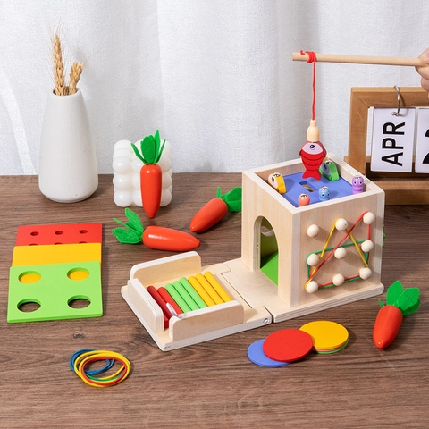 8-In-1 Montessori Scatola di Giocattoli Educativi in Legno per Bambini Scatola di Monete Gioco di Pesca Carota Scatola Sensoriale Busy Box