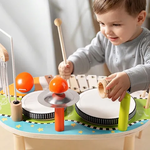Table Musicale en Bois 6-En-1 Jouet pour Enfants Ensemble d'Instruments de Percussion Avec Tambours Xylophone Carillons Éveil Musical
