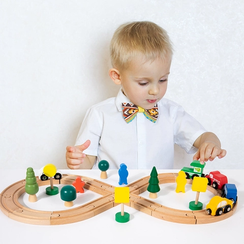 Educational Wooden Train Track Toy Set For Kids Assembly Building Blocks With Magnetic Cars Trees Signs Figures Scene Simulation