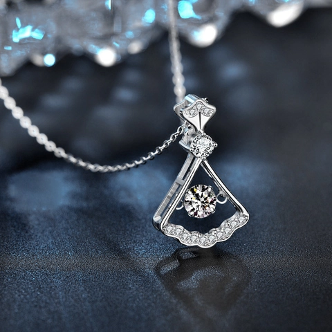 925 Sterling Silver Moissanite Fan Shaped Pendant Necklace For Women Dynamic Round Main Stone Sparkling Fine Jewelry Valentine's Day Gift