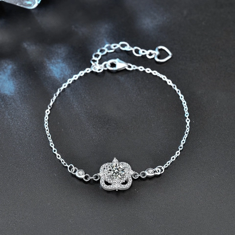 Bracciale Quadrifoglio in Argento Sterling 925 per Donna con Moissanite Incastonata Gioielli Minimalisti Regalo Anniversario Matrimonio