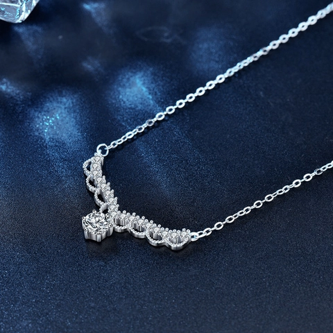 Collana con Ciondolo a Forma di Corna in Argento Sterling 925 per Donna Moissanite a Forma di V Collana con Catena a Corno di Cervo Gioielli di Natale San Valentino