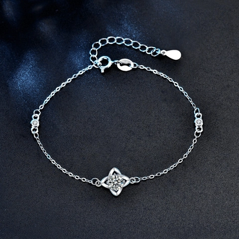 Bracciale Quadrifoglio in Argento Sterling S925 per Donna Moissanite Luccicante Intarsiata Catena Regolabile Elegante Gioielli Regalo