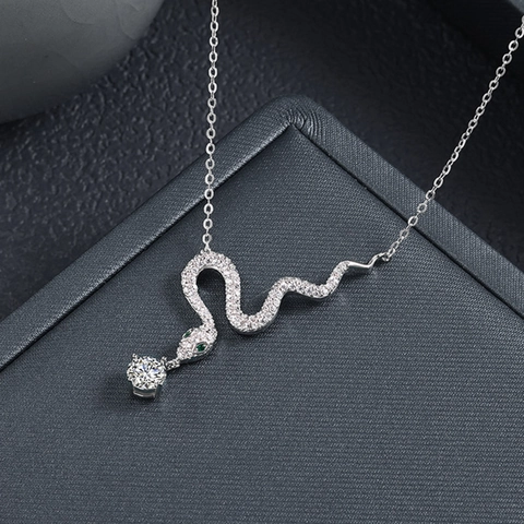 925 Sterling Silver Snake Pendant Necklace With Round Moissanite Main Stone Pave Rhinestone Sophisticated Jewelry For Women