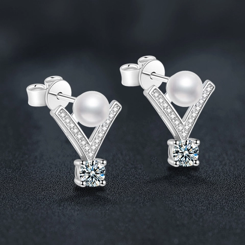 Luxury 925 Sterling Silver V-Shape Moissanite Freshwater Pearl Stud Earrings For Women Elegant Geometric Inlaid Jewelry Gift