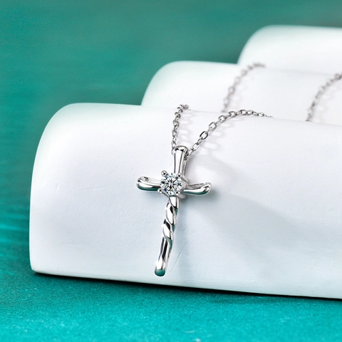 Luxury S925 Sterling Silver Cross Pendant Necklace For Women Moissanite Twisted Design Dainty Chain Jewelry Anniversary Gift