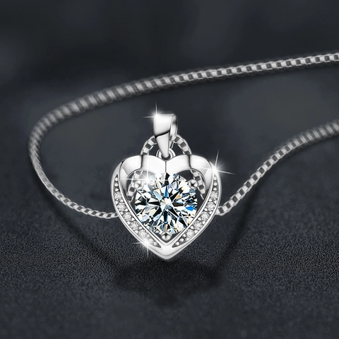 Lussuosa Collana Con Ciondolo a Cuore in Argento Sterling 925 Con Moissanite Brillante e Strass Elegante Gioiello Donna