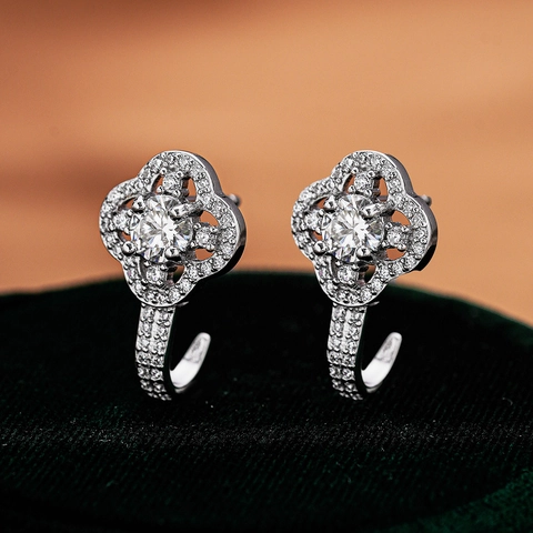 925 Argento Sterling Quadrifoglio Orecchini a Bottone Moissanite Zirconia Intarsiato Gioielli per Donna Matrimonio Regalo