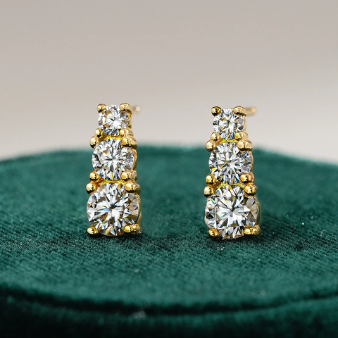 Luxurious 925 Sterling Silver Moissanite Stud Earrings Women Classic Graduated Three Stone Vertical Drop Jewelry Gift