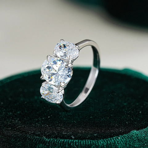 Eleganter 925 Sterlingsilber Drei Steine Ring Mit 4 Karat Oval Schliff Moissanit Luxuriöser Eingelegter Schmuck Für Damen
