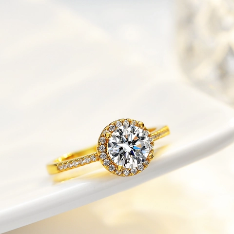 Anello Moissanite in Argento Sterling S925 1 Carato Halo Taglio Rotondo Anello di Fidanzamento per Donna Gioielli Placcati Oro 14K