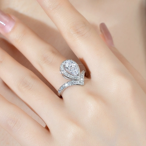 Luxury 925 Sterling Silver Moissanite Ring Pear Cut Water Drop V Shape Inlaid Women Finger Ring Wedding Party Jewelry