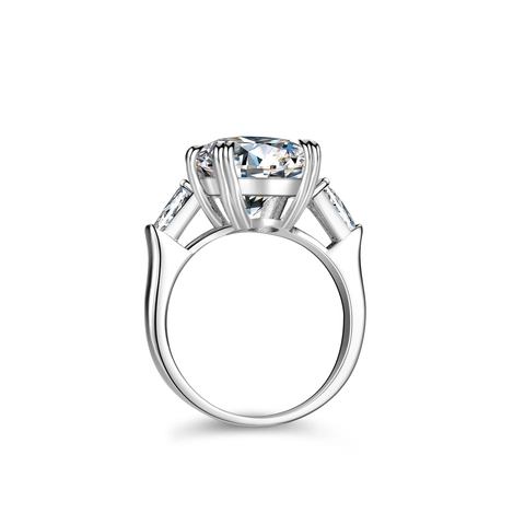 Luxury 925 Sterling Silver Oval Cut Moissanite Ring For Women Elegant Three Stone Design Sparkling D Color Bridal Jewelry With GRA Certificate