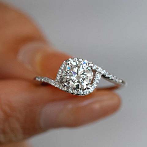 925 Sterlingsilber Moissanit Ring Für Damen 1ct Rundschliff Halo Bypass-Schiene Hochzeit Verlobung Brautschmuck Fingerring
