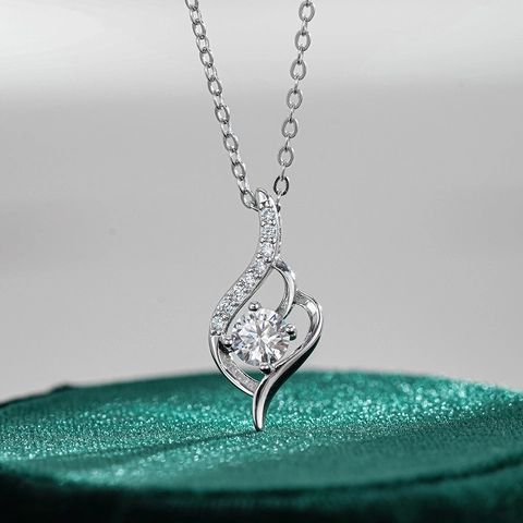 925 Sterlingsilber Moissanit Anhänger Halskette Rundschliff 0.5ct Stromlinienförmige Eingelegte Strass Halskette Für Damen Hochzeit Schmuck
