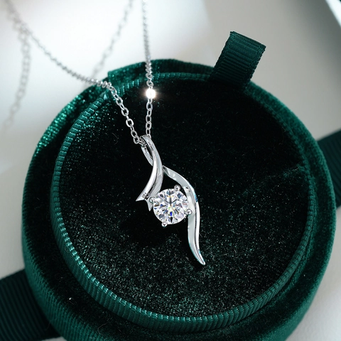 S925 Sterling Silver Pendant 1 Carat Moissanite Necklace For Women Elegant Classic Design Jewelry Gift For Her