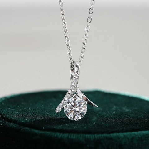 Collana Con Pendente in Moissanite in Argento Sterling S925 per Donna Classica Design a Nastro da 1 Carato Catena a Clavicola Gioielli