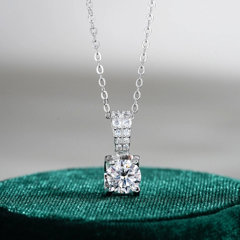 925 Sterling Silver Moissanite Zirconia Pendant Necklace Classic Four-Prong Round Brilliant Cut Gemstone Box Chain Jewelry For Women