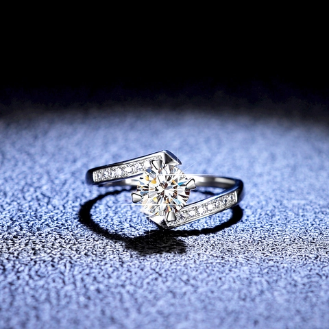 Classic 925 Sterling Silver Ring For Women Moissanite Zirconia Four Claw Wedding Ring Elegant Simple Commuter Fashion Jewelry