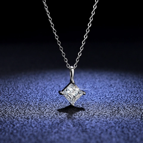 925 Sterling Silver Princess Cut Moissanite Zirconia Square Pendant Necklace For Women Crown Box Chain Elegant Jewelry