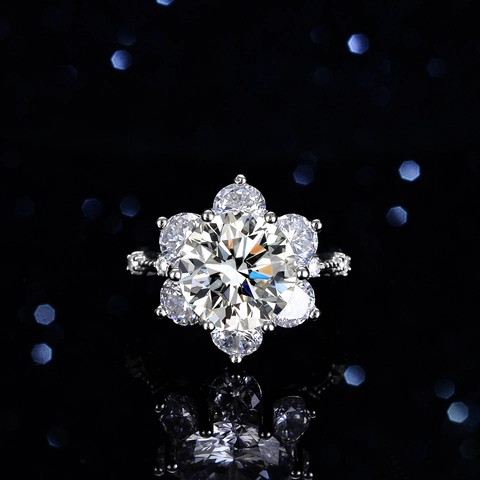 Luxury 5 Carat Moissanite Ring For Women 925 Sterling Silver Sunflower Six-Prong Pigeon Egg Starburst Wedding Engagement Jewelry