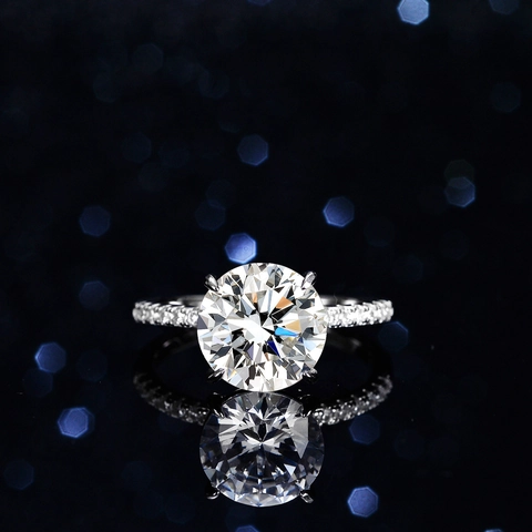 Klassischer 925 Sterlingsilber Moissanit Ring Für Damen Vier Klauen Rundschliff Eingelegt Strass Verlobung Hochzeit Schmuck