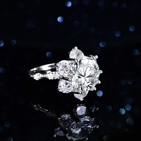 Luxury 5 Carat Moissanite Ring For Women 925 Sterling Silver Sunflower Six-Prong Pigeon Egg Starburst Wedding Engagement Jewelry