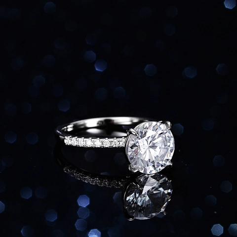 Klassischer 925 Sterlingsilber Moissanit Ring Für Damen Vier Klauen Rundschliff Eingelegt Strass Verlobung Hochzeit Schmuck