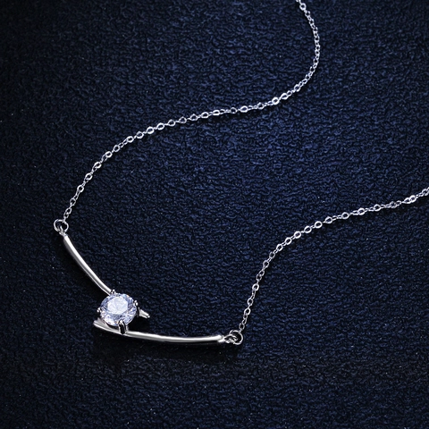 925 Sterling Silver Moissanite Zirconia Pendant Necklace Women Elegant Simple Curved Lightning Bar Clavicle Chain Jewelry