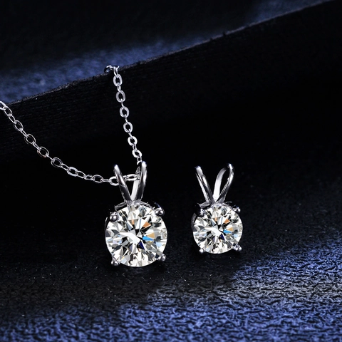 Classic 925 Sterling Silver Pendant Necklace For Women Four Claw Round Cut Moissanite Zirconia Brilliant Fashion Jewelry Gift