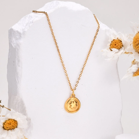 Collana con Ciondolo a Quadrifoglio in Acciaio Inossidabile Placcato Oro 18 carati per Donna Elegante Catena a Rilievo