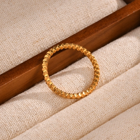 Anello Minimalista in Acciaio Inossidabile con Texture Martellata per Donna Oro Irregolare Geometrico Fascia Sottile Gioielli Moda