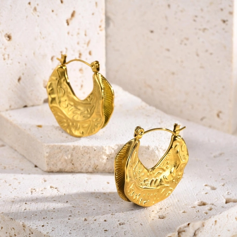 Women Vintage Gold Stainless Steel Irregular Hammered C-Shaped Hoop Earrings Textured Metallic Fashion Jewelry Accessories