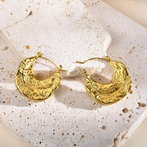 Women Vintage Gold Stainless Steel Irregular Hammered C-Shaped Hoop Earrings Textured Metallic Fashion Jewelry Accessories
