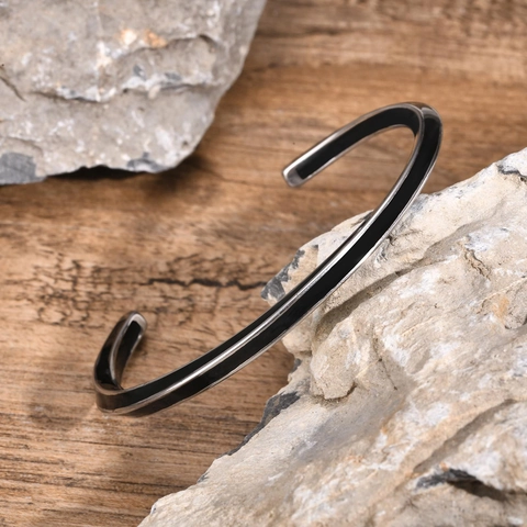 Brazalete Abierto Moebius de Acero Inoxidable Minimalista para Hombre Plata Vintage Con Incrustación de Pegamento Negro