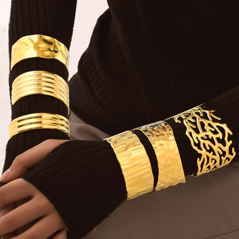 Übertriebener Edelstahl Breiter Armreif Für Damen Unregelmäßiges Geometrisches Gold Vergoldetes Texturiertes Offenes Armband Mode Schmuck Geschenk