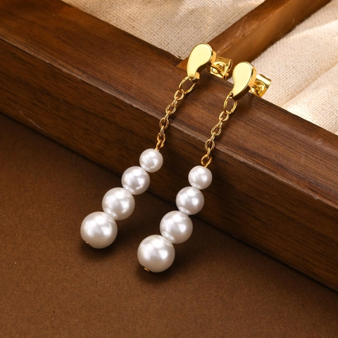 Boucles d'Oreilles Longues en Acier Inoxydable Plaqué Or pour Femmes Élégantes Perles Artificielles Graduées Bijoux de Mode