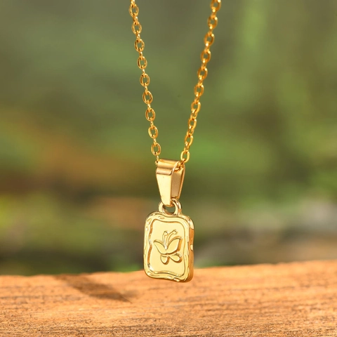 Collana con Pendente Rettangolare a Farfalla in Acciaio Inossidabile Minimalista da Donna Placcato Oro Gioielli Daily