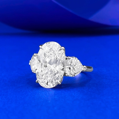Anello di Lusso in Argento Sterling 925 con Strass Taglio Ovale Tre Pietre per Donna Elegante Moda Fidanzamento Matrimonio Gioielli