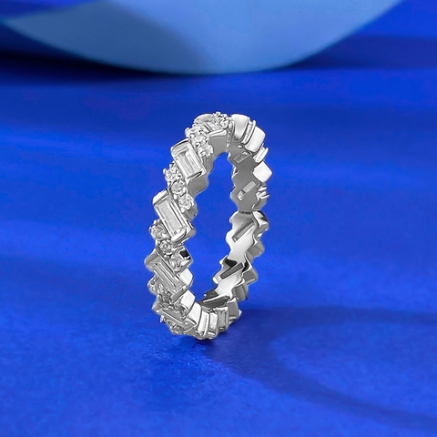 Elegante Anello Eternity in Argento Sterling 925 per Donna Scintillante Taglio Baguette Strass Bianco Anello a Fascia Gioielli alla Moda Regalo