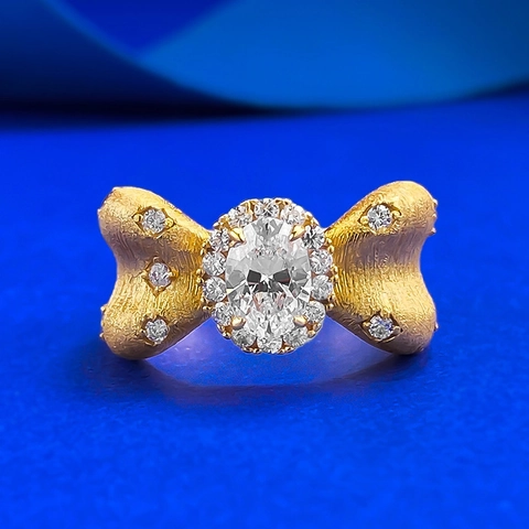 Bague Noeud en Argent Sterling 925 Plaqué Or Texture Brossée Strass Oval Incrusté Style Princesse Bijoux de Mode Bague pour Femme