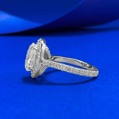 Luxurious 925 Sterling Silver Oval Cut Halo Ring For Women Sparkling Rhinestone Inlaid Simulated Diamond Finger Ring Jewelry