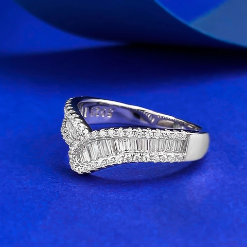 Luxus 925 Sterlingsilber V-Förmig Fischgräten Ring Pave Strass Baguette Schliff Stapelbarer Ring Für Damen Verlobung Hochzeit Mode Schmuck