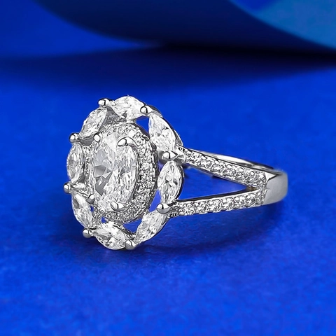 Lussuoso Anello Cluster Ovale in Argento Sterling 925 per Donna Elegante Anello a Fascia Geometrico con Strass Gioielli da Sposa