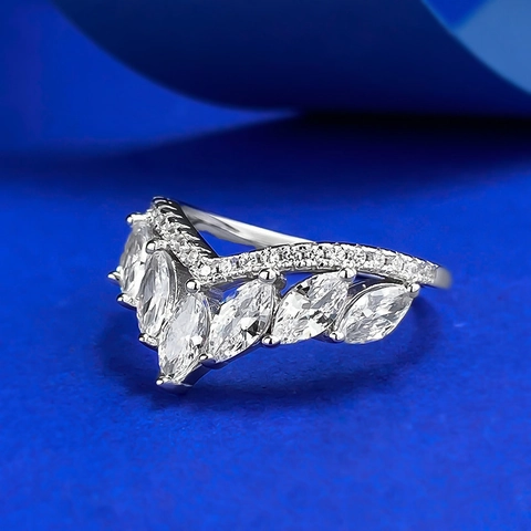 925 Sterling Silver Marquise Cut Rhinestone V Shape Crown Ring For Women Simple Stackable Engagement Wedding Fashion Jewelry