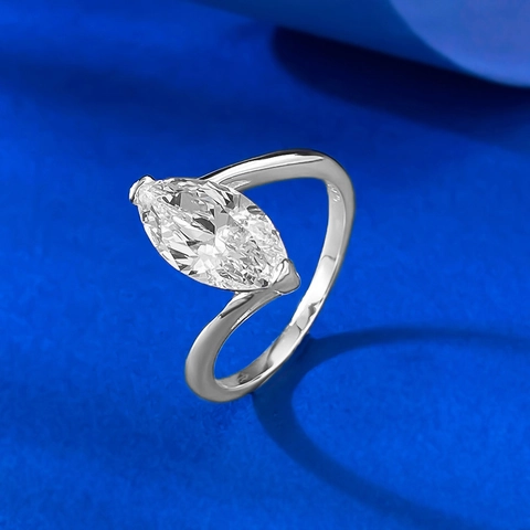 Elegant 925 Sterling Silver Marquise Cut Rhinestone Ring For Women Fashion Bypass Twist Engagement Jewelry Finger Ring