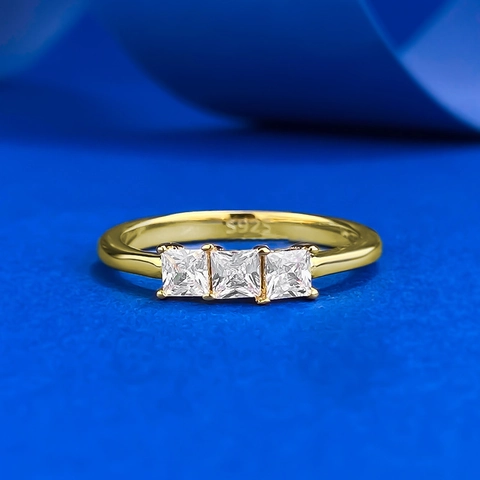925 Sterling Silver Three-Stone Ring For Women Princess Cut Rhinestone Inlaid Light Luxury Gold Plated Finger Jewelry