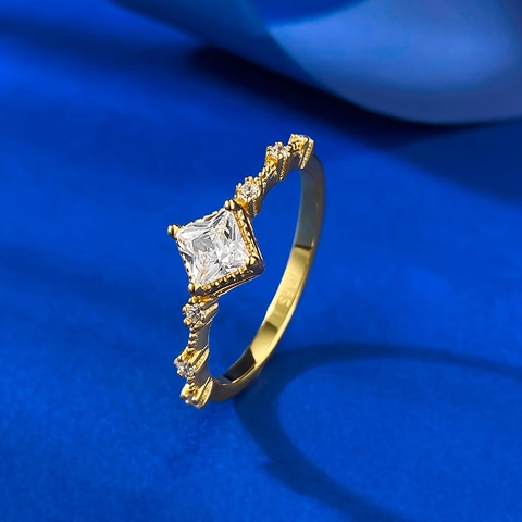 925 Sterlingsilber Vergoldet Prinzess-Schliff Quadratisch Strass Ring Für Damen Minimalistisch Sternenstrahl Seil Band Ring