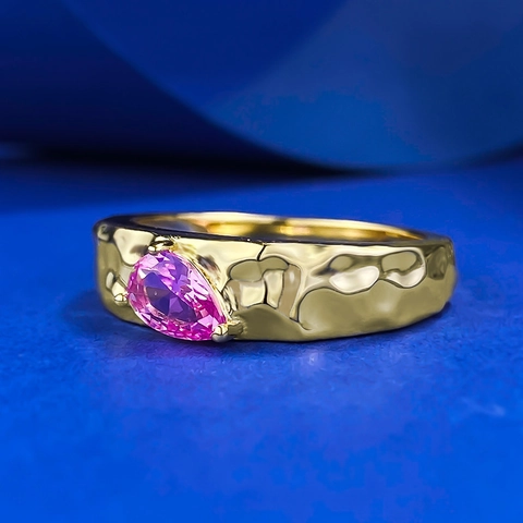 Vintage 925 Sterling Silver Gold Plated Pear Cut Pink Corundum Ring For Women Hammered Texture Water Drop Gemstone Ring Jewelry